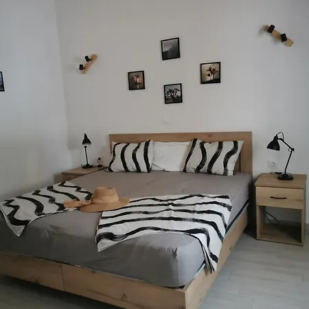Melanouri Apartments, Samson & Minos *